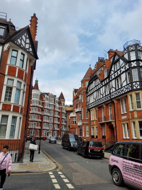 Luxury Private Tour in London with Lunch - How much value does the $404 price offer?
