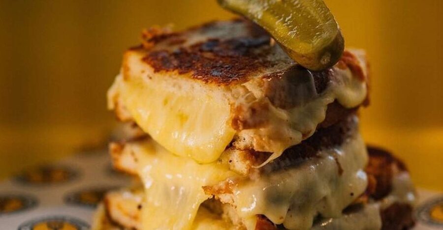 Manchester: Guided Cheese Crawl with Tastings - Key points to know