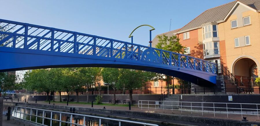 Manchester: Media City & The Quays Guided Walking Tour - The Lowry Arts Centre and culture by the water