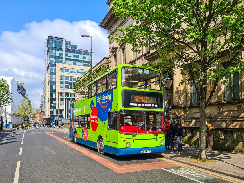 Manchester: Sightseeing Bus Tour - Old Trafford and IWM North
