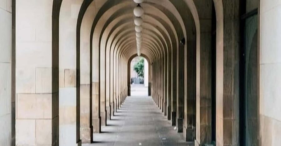 Manchester: Sightseeing Walking Custom Tour with a Guide - Is $82 a fair price for a private Manchester tour?