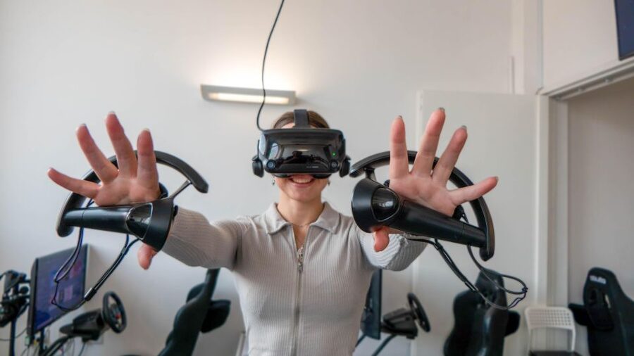 MATRIX VR - Virtual Reality Gaming Experience Session - 1hr - Choosing between two and four games