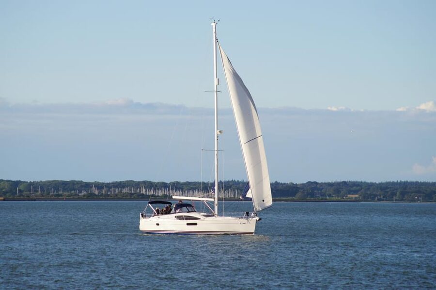 New Forest: Sail with Lunch or Dinner from Lymington - The shorter return to Lymington