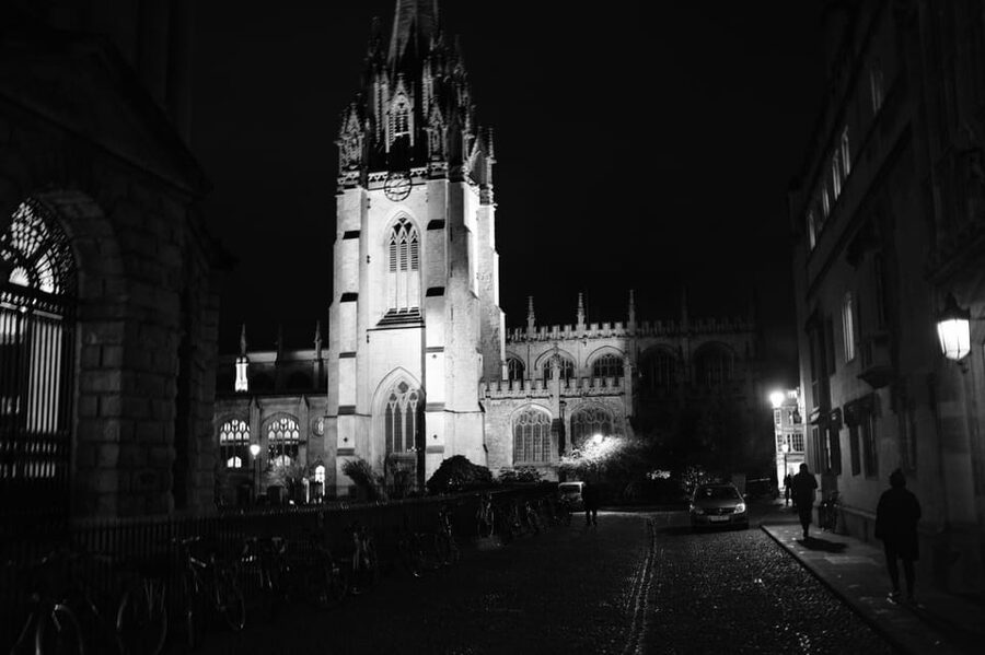 New: Oxford Costumed Ghost Tour In-Character - Who will enjoy this Oxford ghost walk?