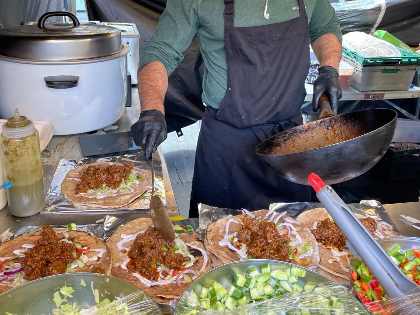 NO DIET CLUB - Bike and Food tour in London ! - The journey between markets is part of the tour