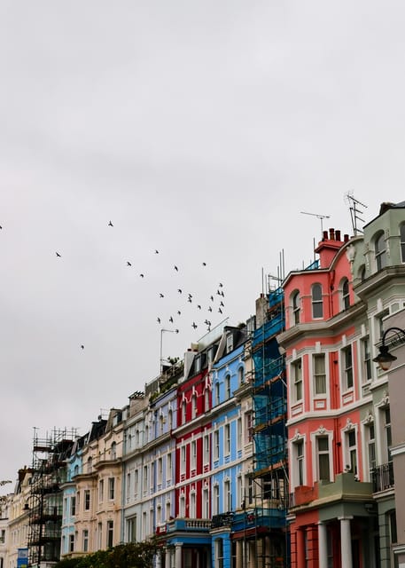 Notting Hill Experience - Colorful houses, private gardens, and celebrity addresses