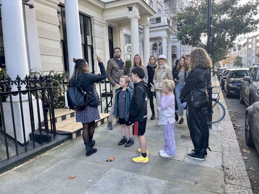 Notting Hill Walk Celebrities and Film Locations- London - Saint Lukes Mews and the final film scenes