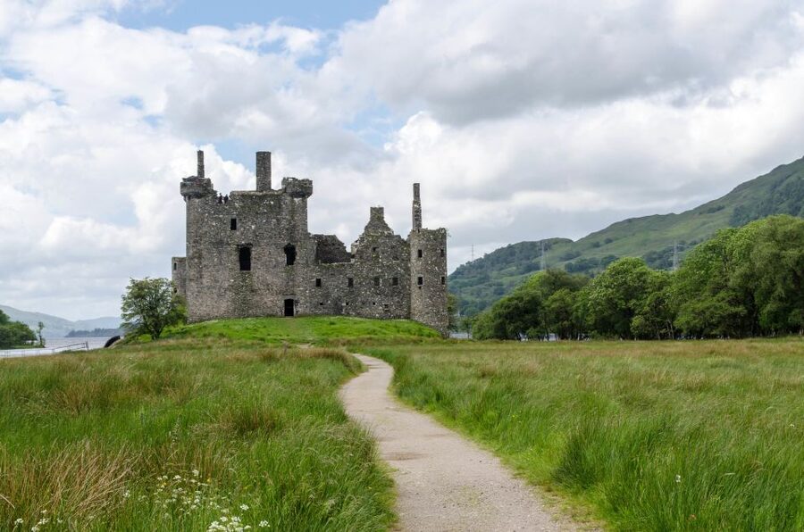 Oban, Lochs & Inveraray Full-Day Tour from Edinburgh - Leaving Edinburgh and crossing the central belt