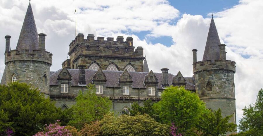 Oban, Lochs & Inveraray Full-Day Tour from Edinburgh - Oban: seafood, islands, and a tight clock
