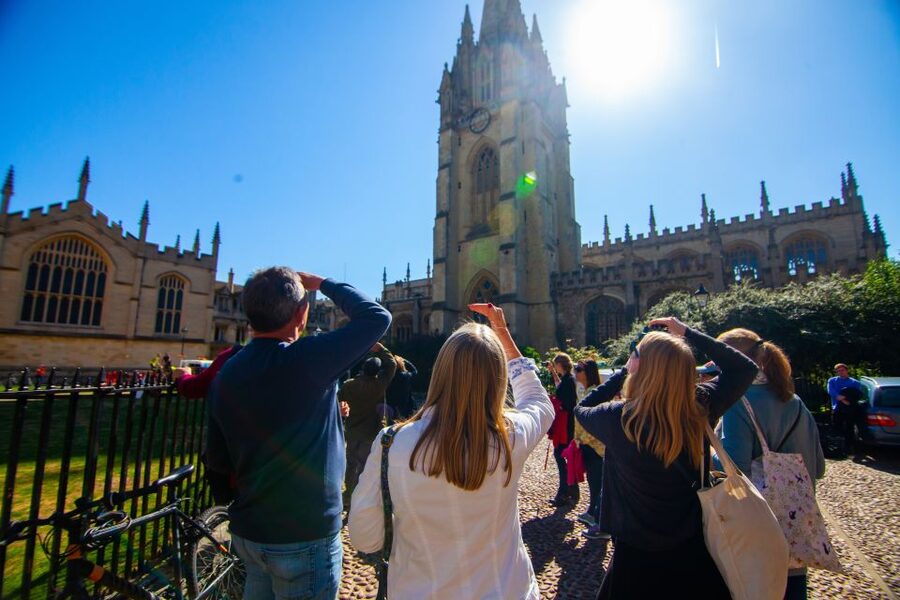 Oxford: 3-Hour Private Tour with Student Guide - The Bodleian Library and the Divinity School