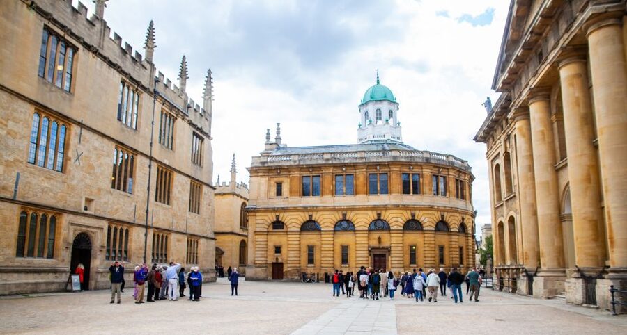 Oxford: 3-Hour Private Tour with Student Guide - What the guide quality means for your booking