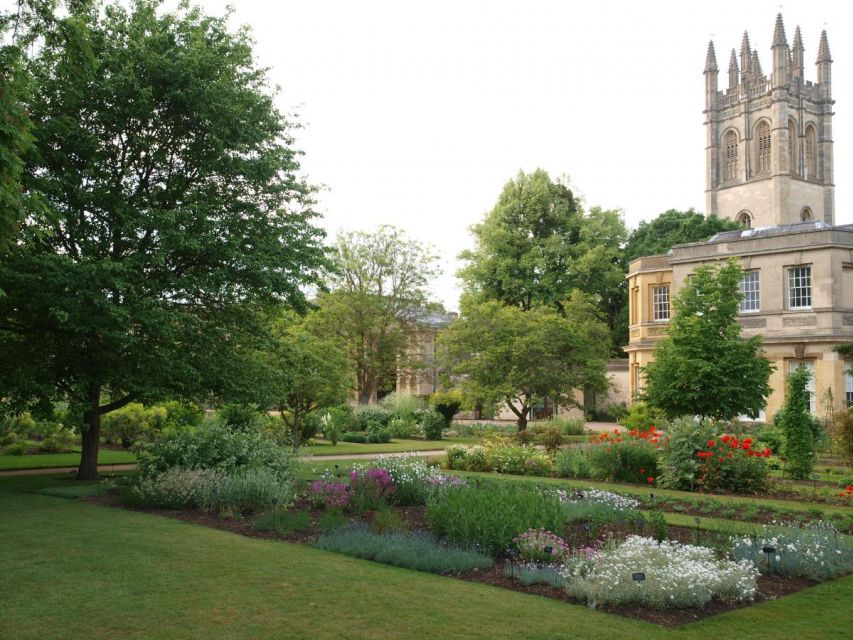 Oxford 3-Hour Private Walking Tour - Famous colleges and changing entrance rules