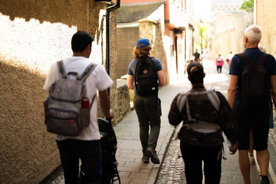 Oxford: Alumni-Led Walking & Punting Tour w/opt New College - Who will enjoy this most?