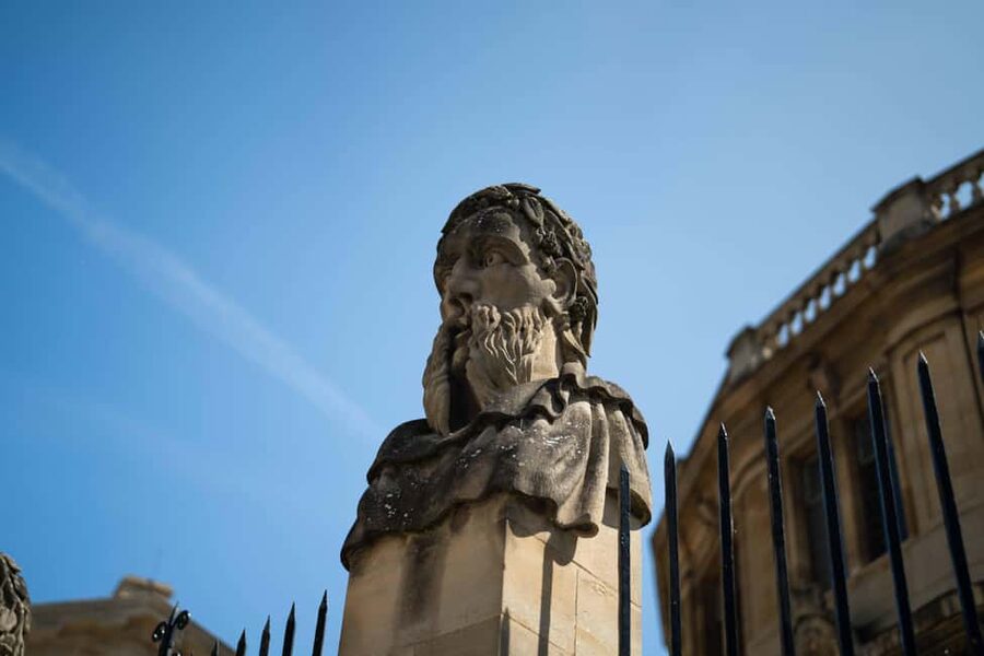 Oxford: Alumni-Led Walking Tour w/New College Entry Option - The Bridge of Sighs and Radcliffe Square