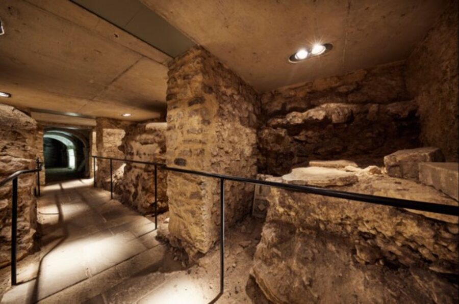 Oxford Castle and Prison: Guided Tour - Families, older visitors, and people with access concerns