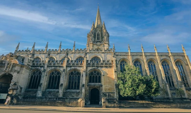 Oxford: City and Universities Express Tour & Audio Guide - Libraries, museums, and the Sheldonian Theatre
