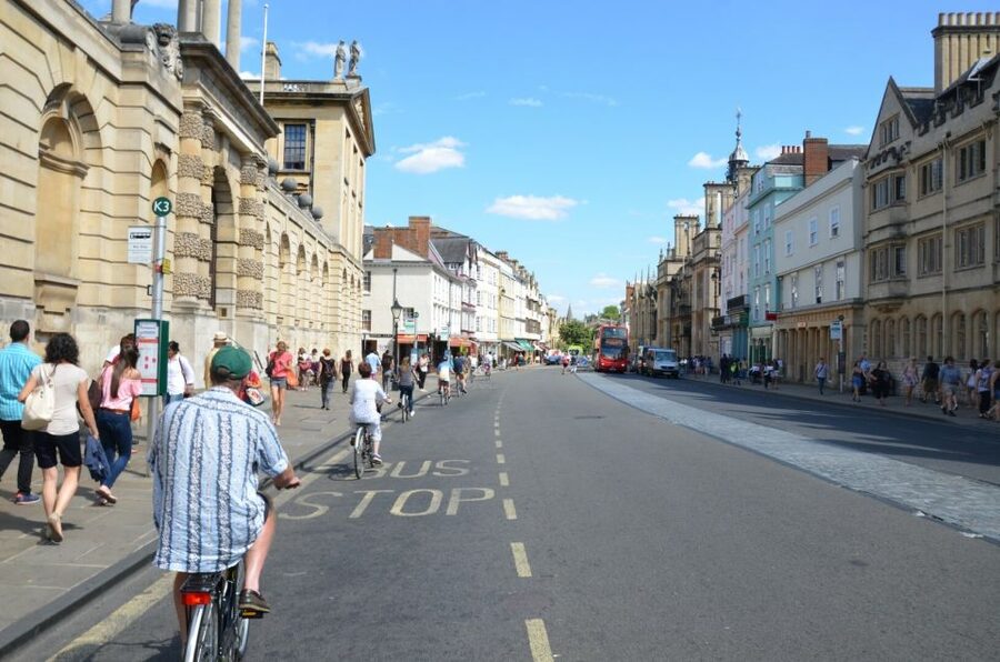 Oxford: City Bike Tour with Student Guide - Why a bike is the right way to see Oxford