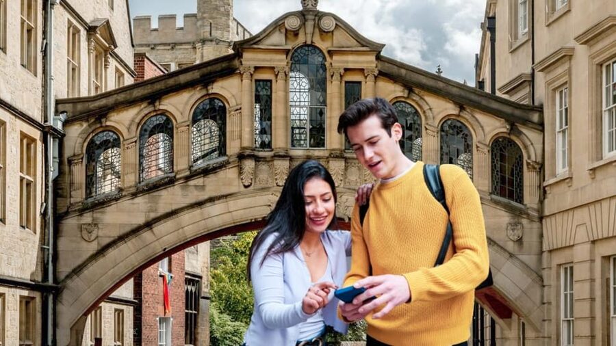 Oxford: City Tour & Exploration Game - Oxford as a puzzle board