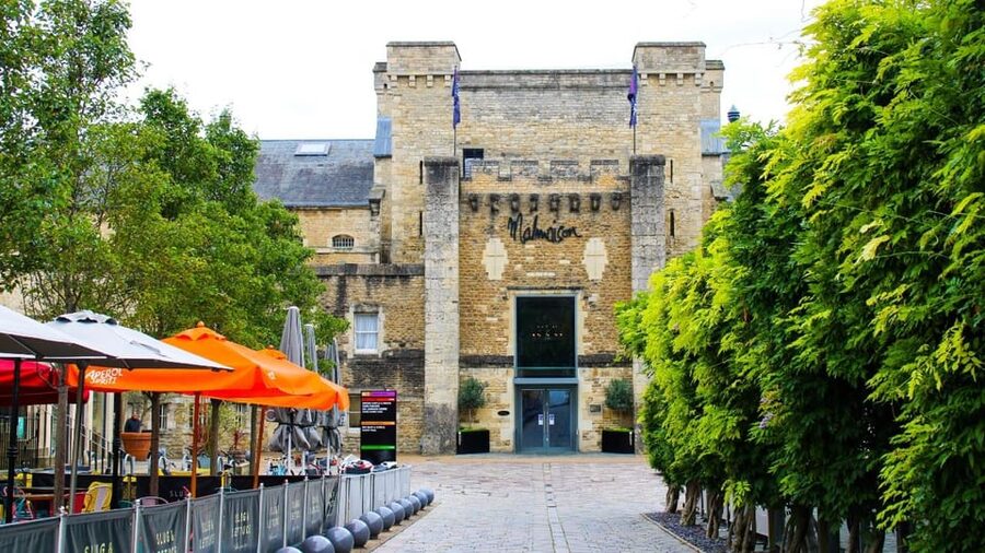 Oxford: City Tour & Exploration Game - What $37 means for your group