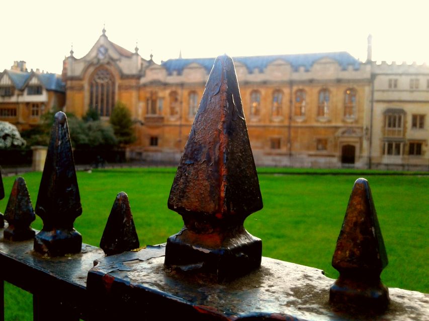 Oxford: Harry Potter Insights Divinity School Group Tour - Starting on Broad Street with a red sign