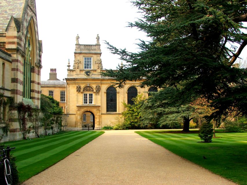 Oxford: Official University and City Walking Tour - Christ Church Meadows and a pastoral finish