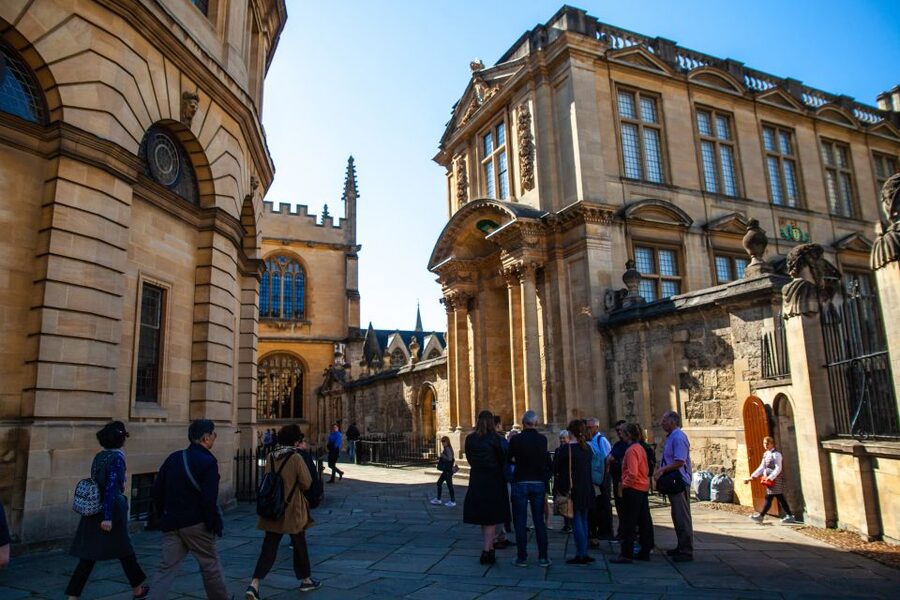 Oxford: Private Walking Tour with University Alumni Guide - The Sheldonian Theatre and the Bodleian Library