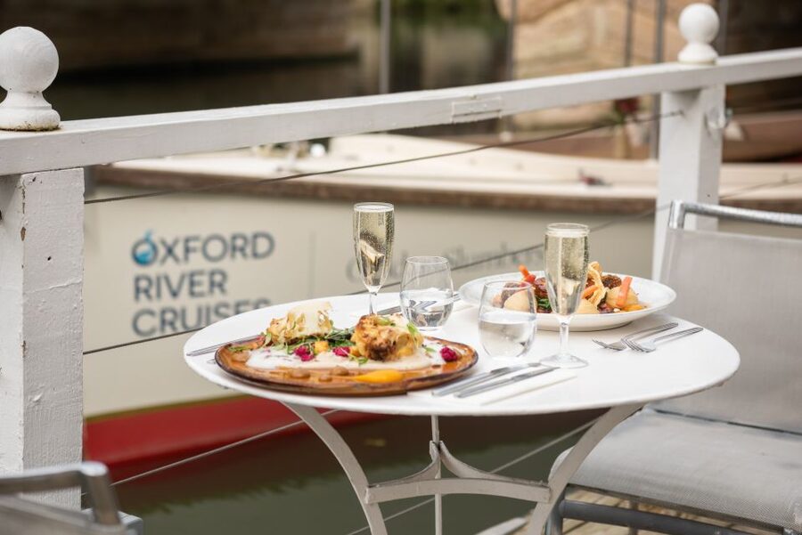 Oxford: River Cruise and 6-Course Tasting at The Folly - Starting at The Folly beside the river