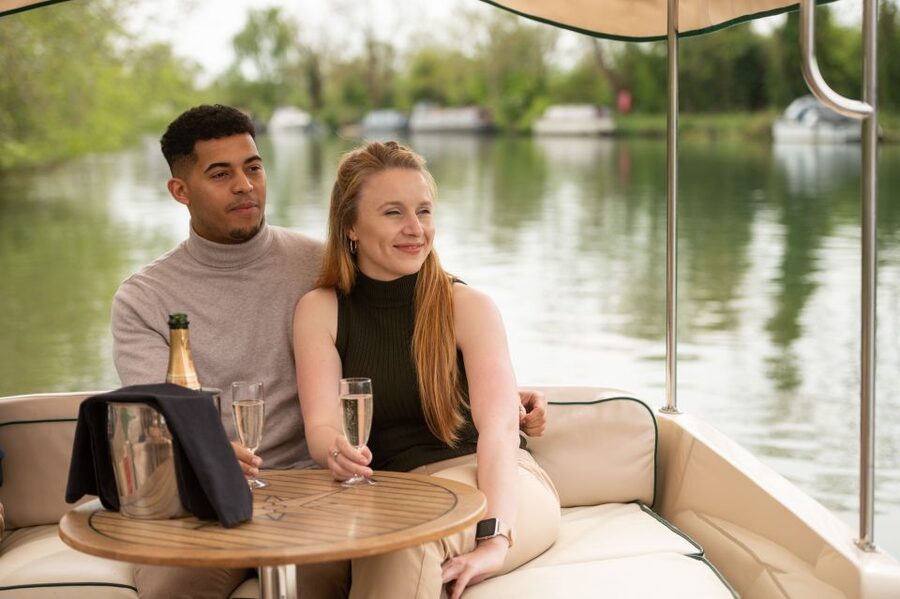 Oxford: River Cruise and 6-Course Tasting at The Folly - Champagne and the best time for softer light