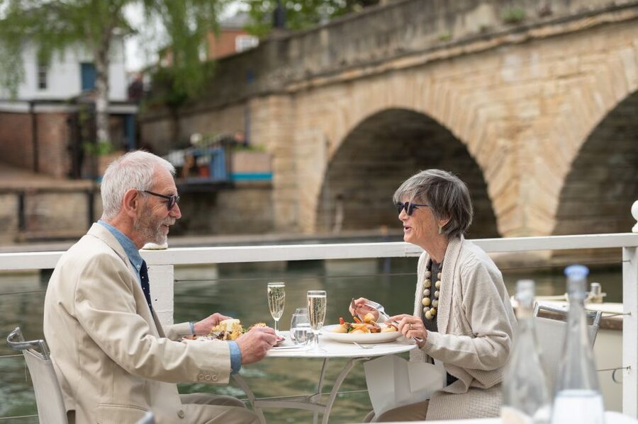 Oxford: River Cruise with 3-Course Meal - The hand-operated lock and the trip back