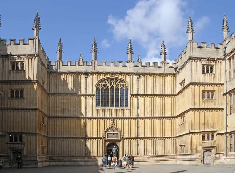 Oxford: Town & Gown Walking Tour - Key points at a glance