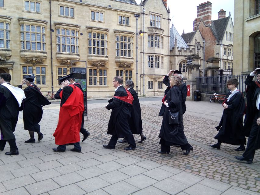 Oxford University: Guided Small Group Walking Tour - Accessibility and practical planning