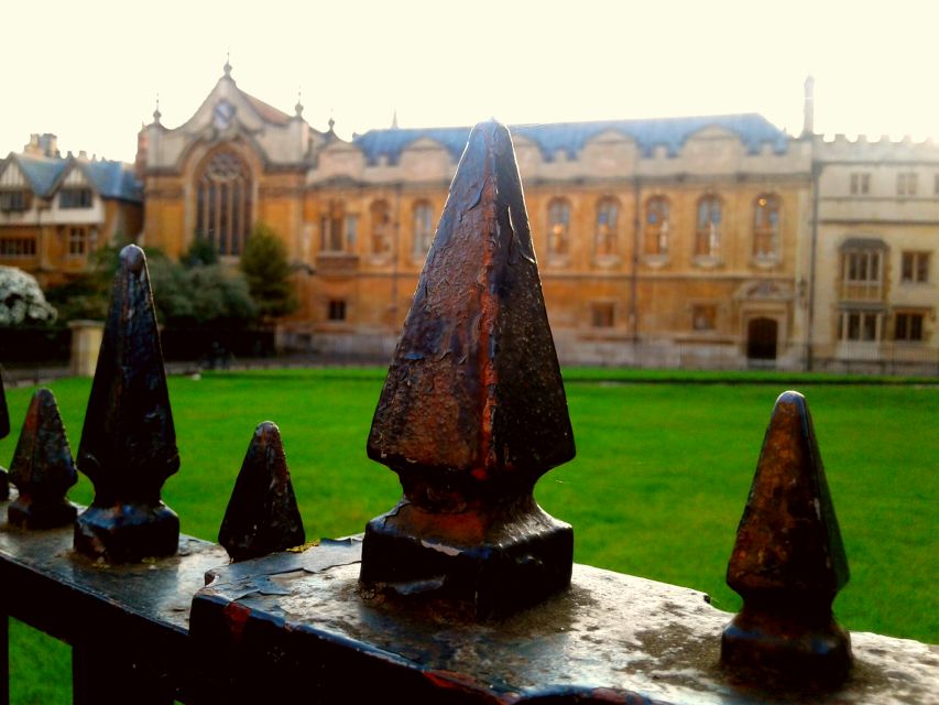 Oxford: University Tour for Prospective Students - Meeting at Broad Street