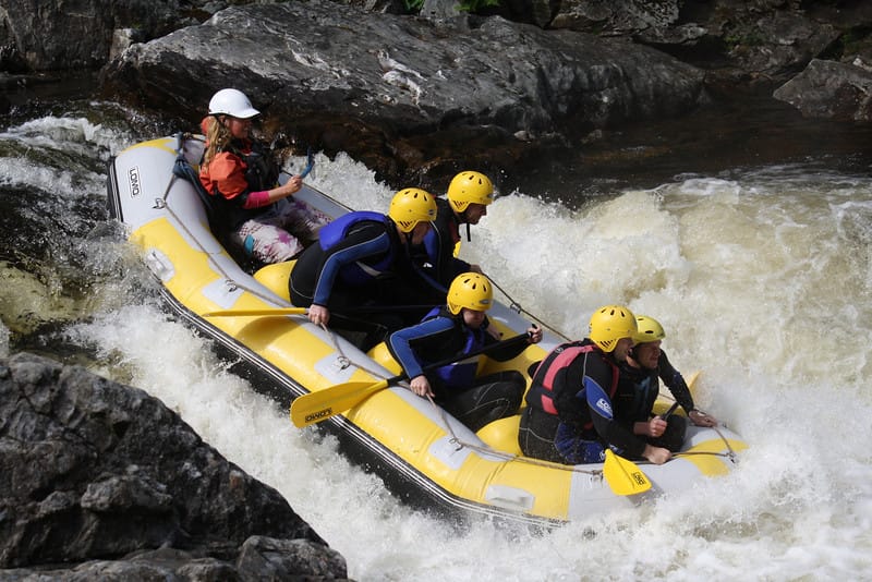 Pitlochry, Scotland: Summer White Water Rafting Tour - The 15-minute bus ride to the launch