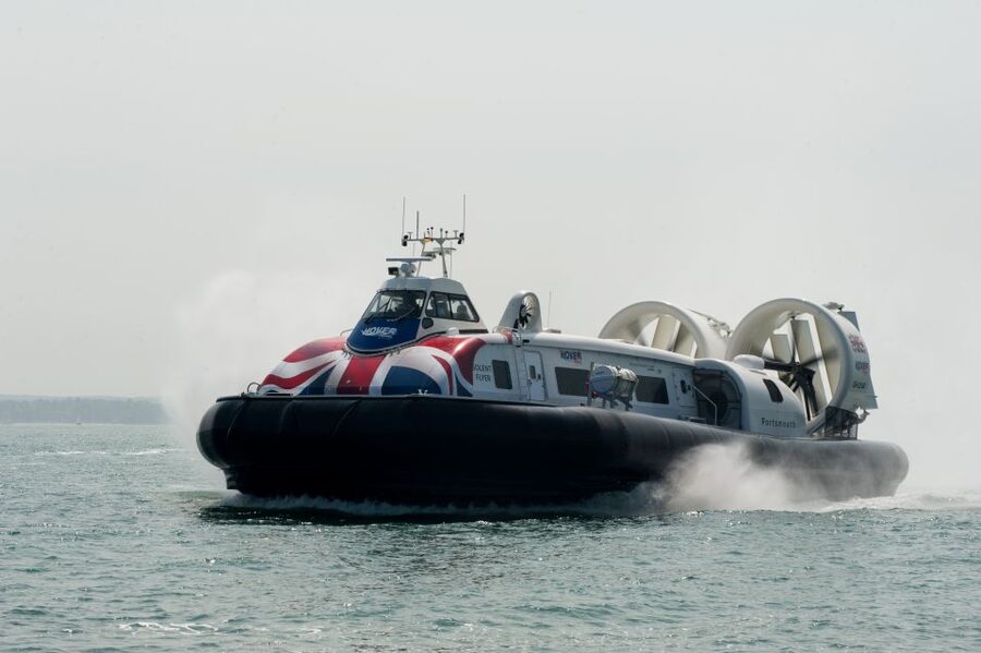 Portsmouth: Hovercraft Flight to the Isle of Wight - Leaving Southsea for Ryde