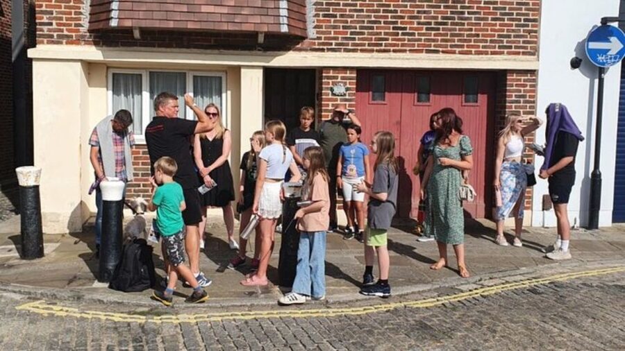 Portsmouth: Old Portsmouth Historical Walking Tour - Pirates, paupers, princes, and the Portsmouth Poll women