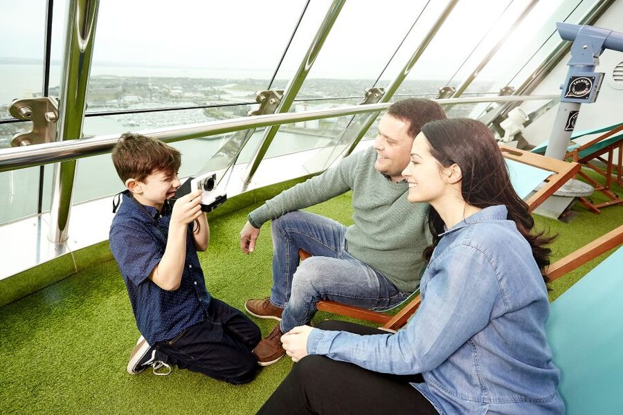 Portsmouth: Spinnaker Tower Ticket - Crossing the glass Sky Walk at 100 meters