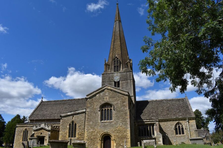 Private Downton Abbey Day Tour, including Pub Lunch - What the guide adds to the day