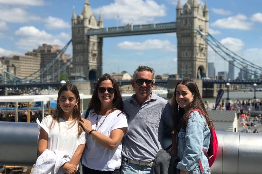 Private Full Day Tour – Fast Track Tower of London and Lunch - A fast-moving walk across London’s oldest districts
