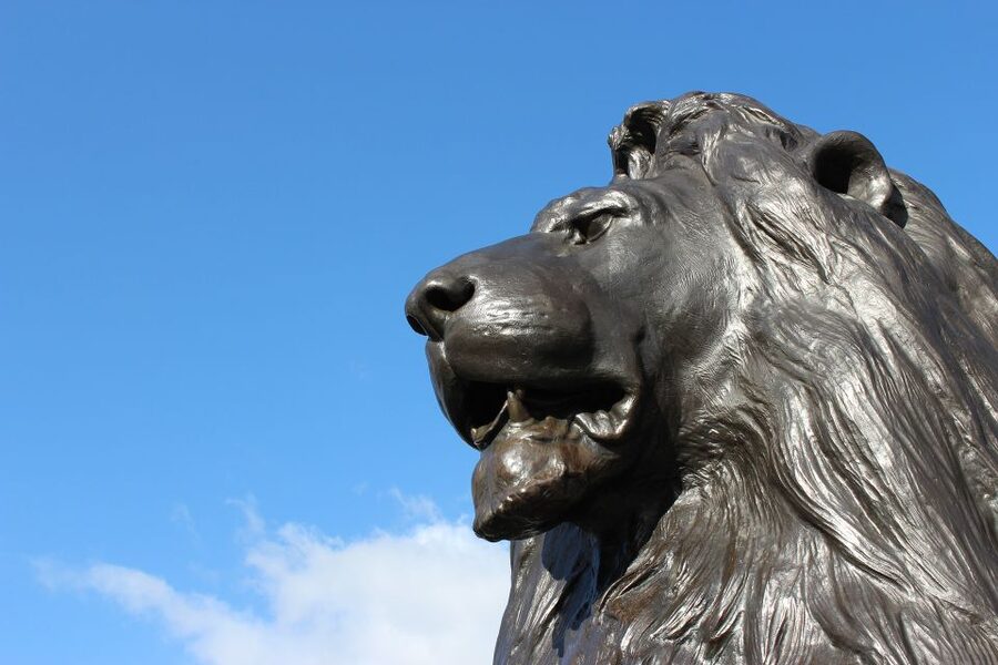 Private James Bond Fictional & Film Spy Tour of London - Walking pace, transport, and weather