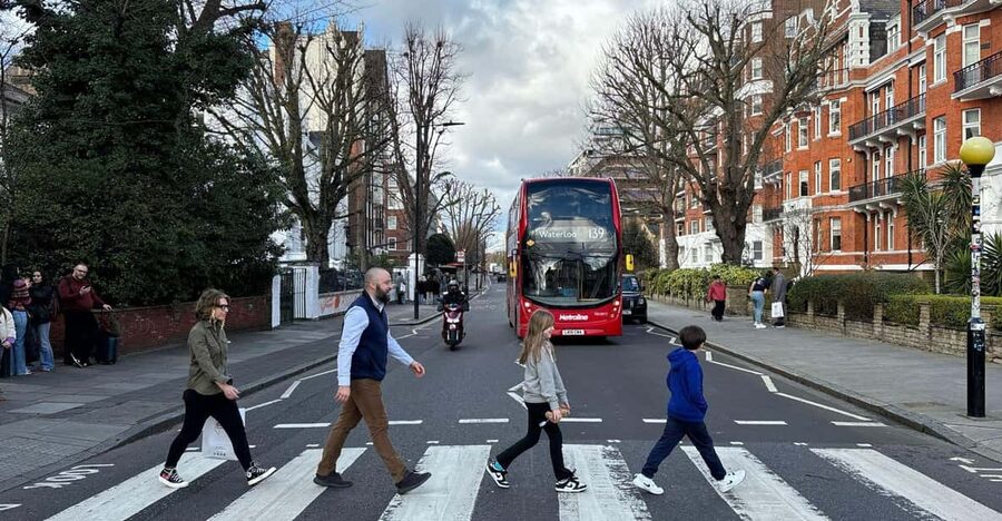 Private London Beatles Taxi Tour with Local Guide - Why this private Beatles tour works so well