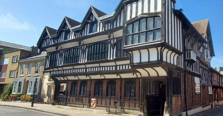 Private Southampton Walking Tour - Walking the medieval city walls