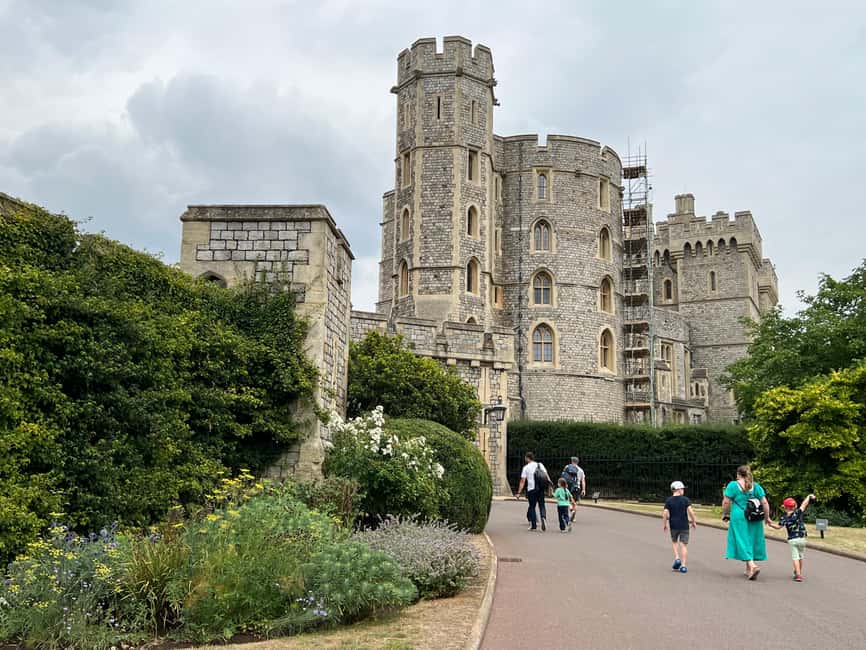 Private trip to Windsor Castle and Stonehenge - Windsor Castle: royal rooms, walls, and a famous chapel