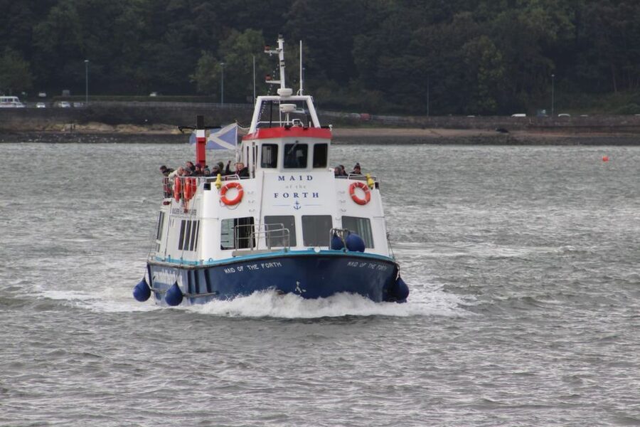 Queensferry: Maid of the Forth 1.5-Hour Sightseeing Cruise - Seals, birds, and the chance of a dolphin