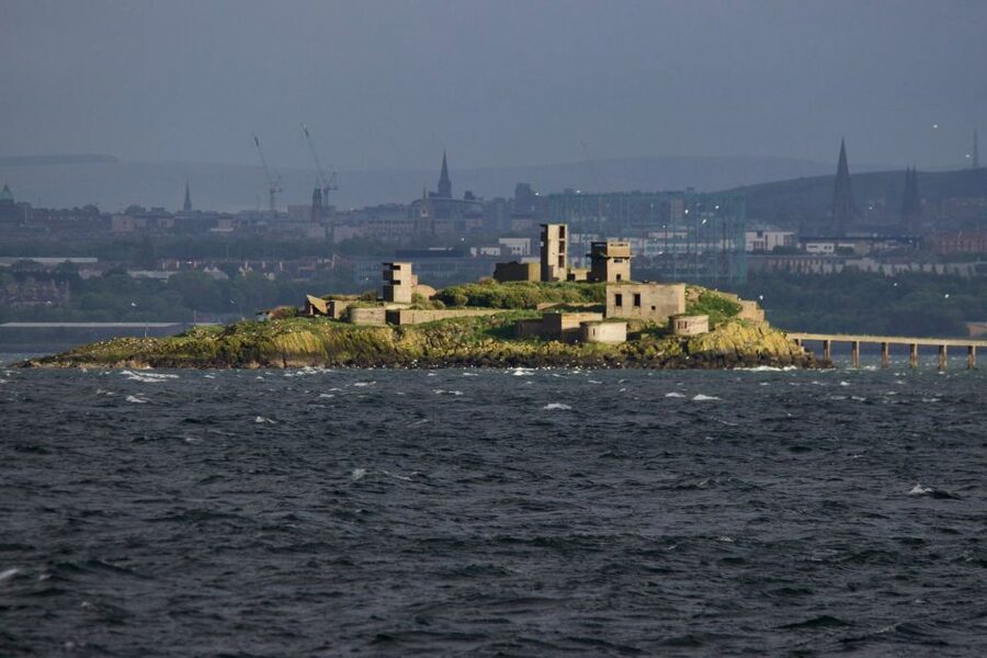 Queensferry: Maid of the Forth 1.5-Hour Sightseeing Cruise - Commentary, crew, and onboard comfort