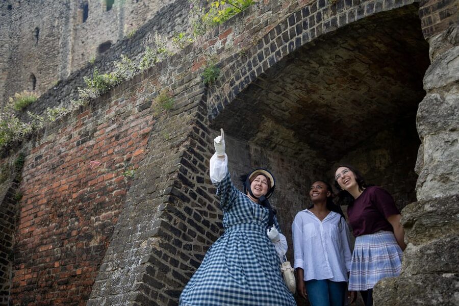 Rochester: Bespoke After Hours Tour with a Costumed Guide - What the guide and character style add