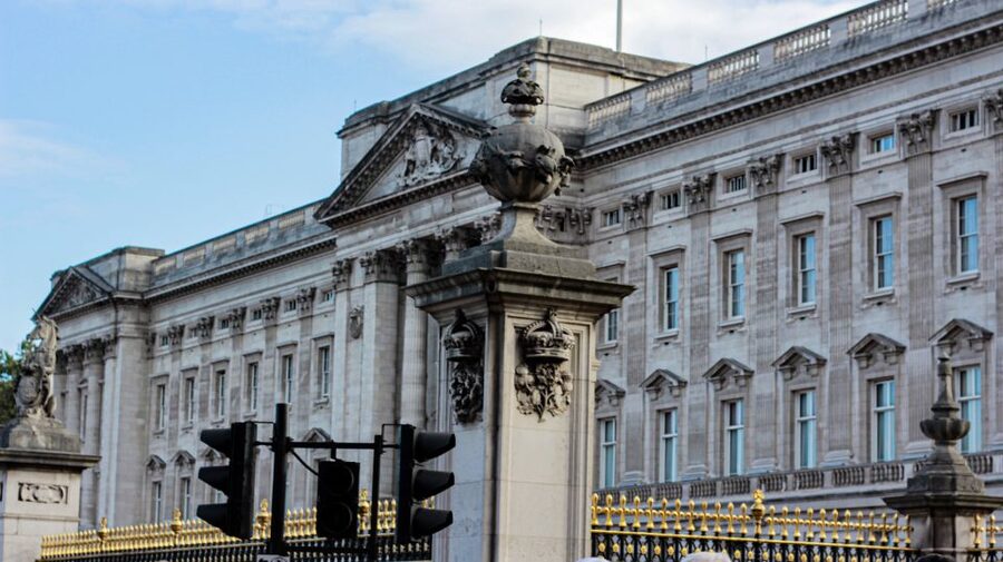 Royal London: from Tudors & Stuarts to Windsors Walking Tour - St James’s Palace and the Tudor court