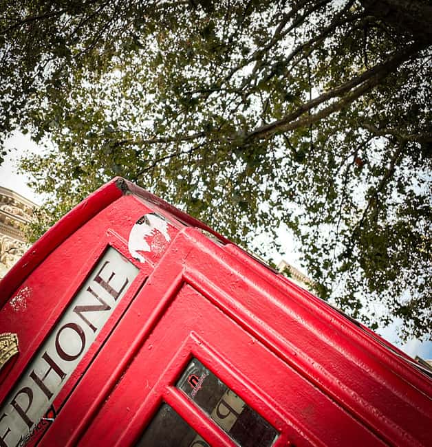 Royal London: from Tudors & Stuarts to Windsors Walking Tour - Buckingham Palace and the Windsor era