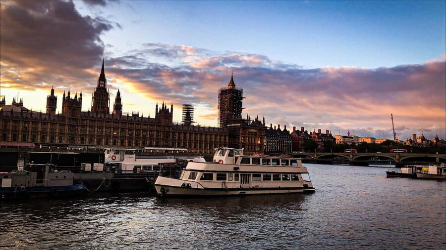 Royal London: from Tudors & Stuarts to Windsors Walking Tour - Price, pace, and what your ticket covers