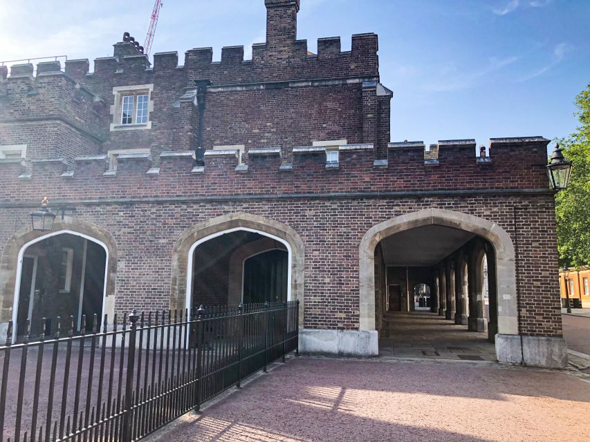 Royal London: from Tudors & Stuarts to Windsors Walking Tour - Following the coronation route through royal London