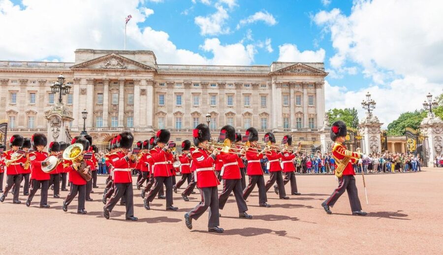 Royal London Tour incl Buckingham Palace & Changing of Guard - The Guard ceremony requires realistic expectations